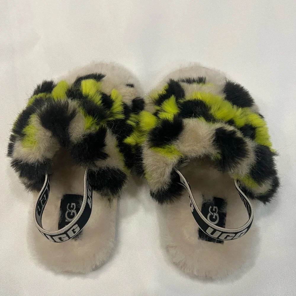 UGG Fuzzy Leopard Print Baby Shoes - Picture 5 of 9